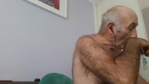Snapshot of follador1001 chatting on 07-30-26, 07:40 follador1001 online show from 07-30-26, 07:40