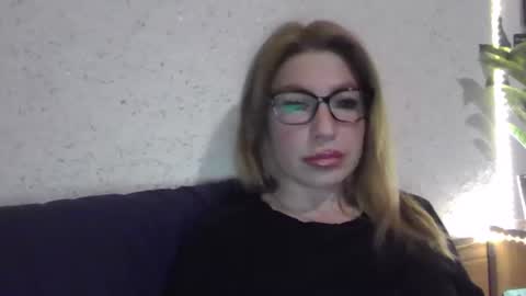 fox_red_lady7 online show from 01-06-25, 06:10