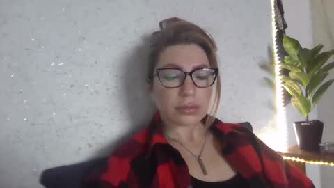 fox_red_lady7 online show from 03-02-25, 07:32