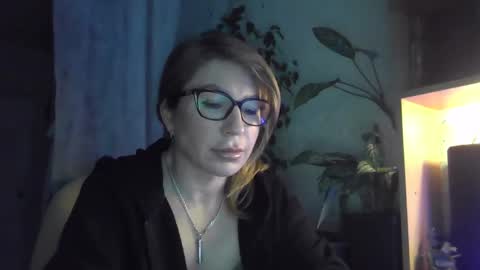 fox_red_lady7 online show from 03-03-25, 06:33