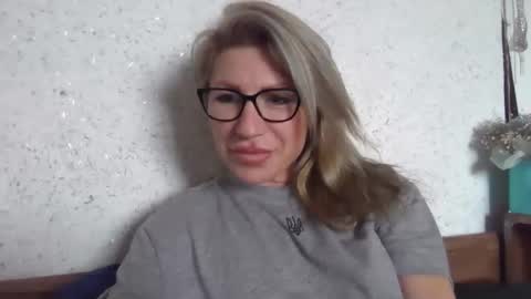 Snapshot of fox_red_lady7 chatting on 01-13-26, 08:30 fox_red_lady7 online show from 01-13-26, 08:30