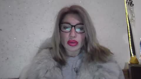 Snapshot of fox_red_lady7 chatting on 02-12-26, 03:40 fox_red_lady7 online show from 02-12-26, 03:40