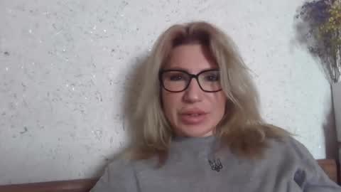 Snapshot of fox_red_lady7 chatting on 03-07-26, 07:27 fox_red_lady7 online show from 03-07-26, 07:27