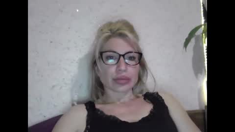 fox_red_lady7 online show from 05-01-26, 07:51