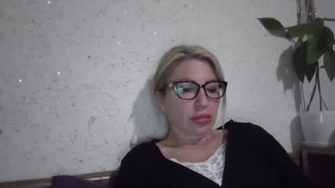 fox_red_lady7 online show from 05-11-26, 06:38