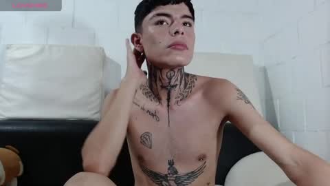 Snapshot of foxbadboy chatting on 06-01-26, 11:50 foxbadboy online show from 06-01-26, 11:50