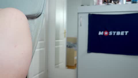 CUSTOM PHOTOS AND VIDEOS -  online show from 01-07-25, 11:48