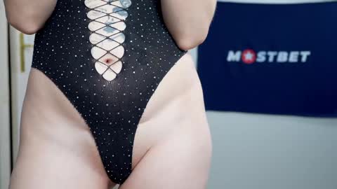 CUSTOM PHOTOS AND VIDEOS -  online show from 01-10-25, 06:28