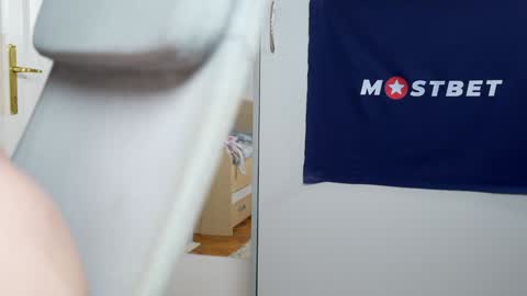 CUSTOM PHOTOS AND VIDEOS -  online show from 01-12-25, 11:17