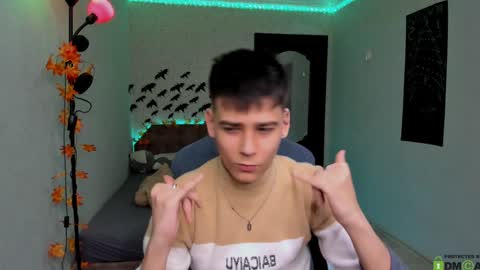 Snapshot of foxicfu chatting on 12-05-24, 10:44 Foxicfu online show from 12-05-24, 10:44