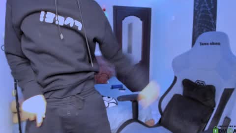 Snapshot of foxicfu chatting on 01-27-25, 04:33 Foxicfu online show from 01-27-25, 04:33