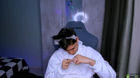 Snapshot of foxicfu chatting on 02-06-25, 03:31 Foxicfu online show from 02-06-25, 03:31