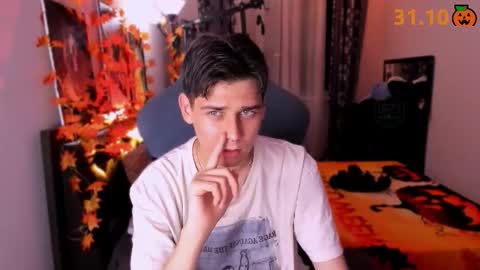 Snapshot of foxicfu chatting on 10-19-25, 06:08 Foxicfu online show from 10-19-25, 06:08