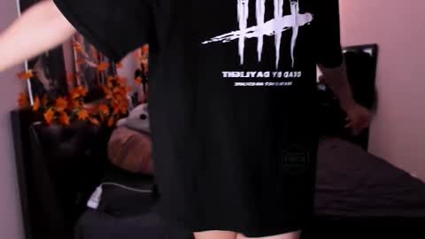 Snapshot of foxicfu chatting on 11-15-25, 08:11 Foxicfu online show from 11-15-25, 08:11