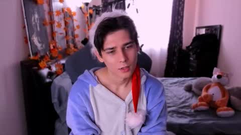 Snapshot of foxicfu chatting on 12-18-25, 07:03 Foxicfu online show from 12-18-25, 07:03