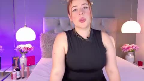 Foxie  online show from 07-06-26, 02:47