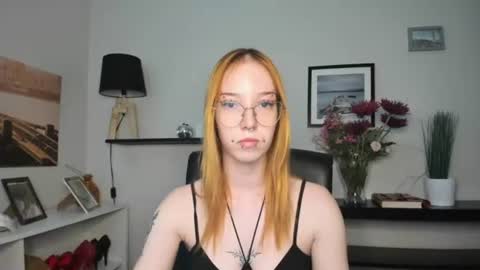 Snapshot of foxsonya chatting on 06-15-26, 05:31 Sonya online show from 06-15-26, 05:31