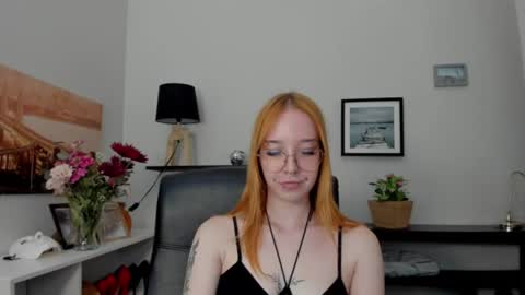 Snapshot of foxsonya chatting on 07-15-26, 06:18 Sonya online show from 07-15-26, 06:18