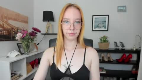 Snapshot of foxsonya chatting on 07-16-26, 05:35 Sonya online show from 07-16-26, 05:35