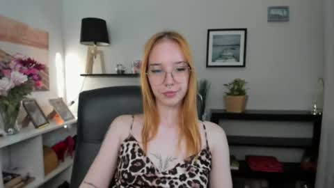 Snapshot of foxsonya chatting on 07-28-26, 04:39 Sonya online show from 07-28-26, 04:39
