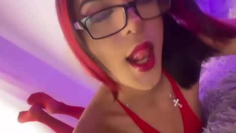 Snapshot of foxxy_angel chatting on 05-29-26, 07:34 Santi online show from 05-29-26, 07:34