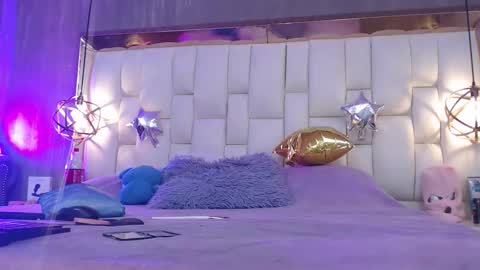 Foxxy  online show from 12-17-25, 07:42