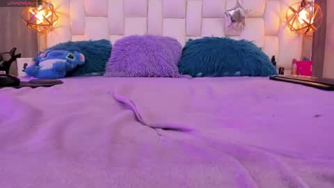 Snapshot of foxxy_dolce chatting on 04-25-26, 01:41 Foxxy online show from 04-25-26, 01:41