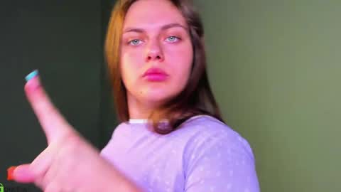 Snapshot of foxy__vibe chatting on 04-27-26, 03:04 April online show from 04-27-26, 03:04