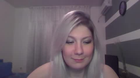 foxy_bright online show from 03-17-26, 07:06