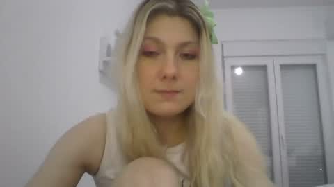 foxy_bright online show from 03-27-26, 07:35