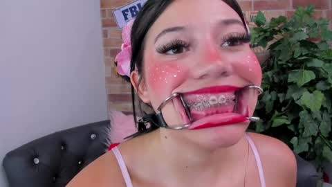 Loren online show from 05-11-26, 03:07