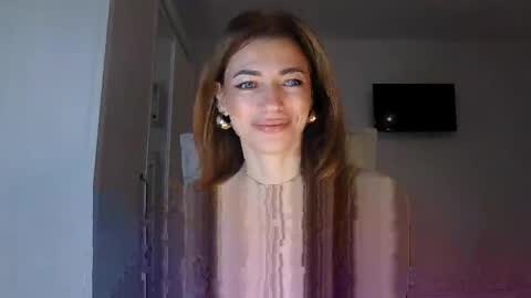 Snapshot of foxyadele_ chatting on 03-11-26, 07:36 Adela - Single mom. 40 y online show from 03-11-26, 07:36