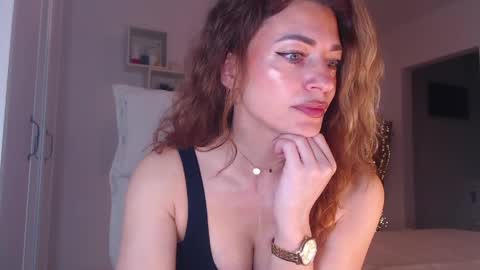 Snapshot of foxyadele_ chatting on 03-30-26, 06:36 Adela - Single mom. 40 y online show from 03-30-26, 06:36