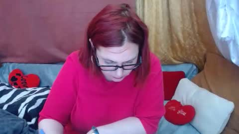 Snapshot of foxydesiree chatting on 04-29-26, 02:21 foxydesiree online show from 04-29-26, 02:21