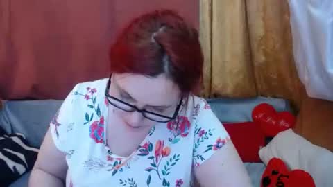 Snapshot of foxydesiree chatting on 05-11-26, 10:43 foxydesiree online show from 05-11-26, 10:43
