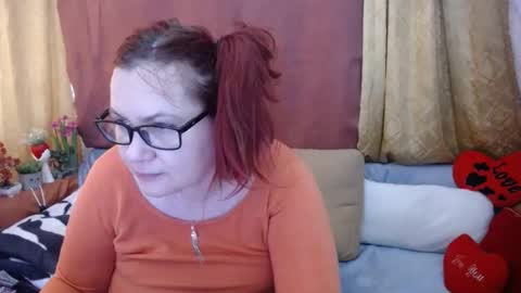 Snapshot of foxydesiree chatting on 05-18-26, 09:48 foxydesiree online show from 05-18-26, 09:48