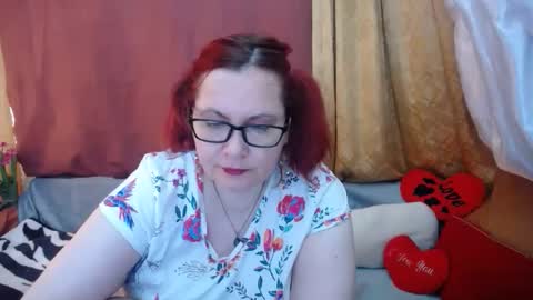 Snapshot of foxydesiree chatting on 05-19-26, 09:59 foxydesiree online show from 05-19-26, 09:59