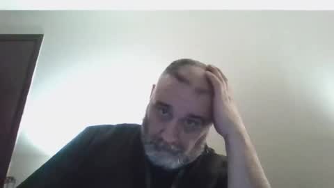 Snapshot of foxyfang chatting on 12-21-25, 04:19 foxyfang online show from 12-21-25, 04:19