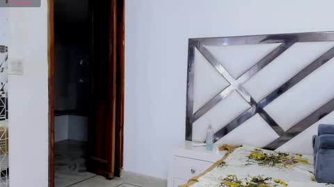 Snapshot of foxyhillx chatting on 11-22-25, 08:52 foxyhillx online show from 11-22-25, 08:52