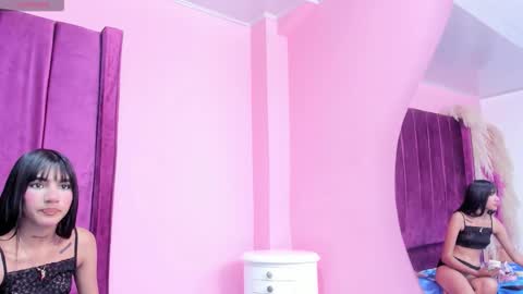 Snapshot of foxyhillx chatting on 12-15-25, 05:50 foxyhillx online show from 12-15-25, 05:50