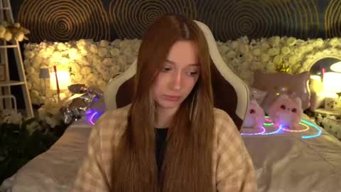 Snapshot of foxymayy chatting on 05-17-26, 12:56 Maya online show from 05-17-26, 12:56