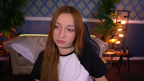 Snapshot of foxymayy chatting on 05-21-26, 01:07 Maya online show from 05-21-26, 01:07