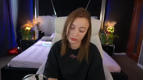 Snapshot of foxymayy chatting on 06-03-26, 01:03 Maya online show from 06-03-26, 01:03