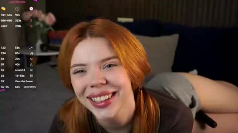 Snapshot of foxyrise chatting on 12-05-25, 06:33 Jane Foxy online show from 12-05-25, 06:33