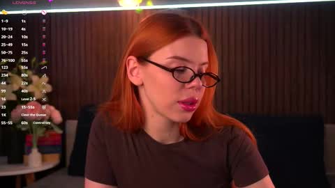 Snapshot of foxyrise chatting on 12-14-25, 06:19 Jane Foxy online show from 12-14-25, 06:19