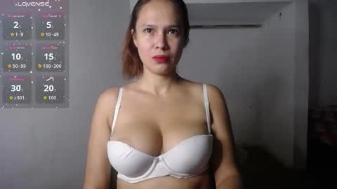 Snapshot of foxysweet08 chatting on 01-17-26, 04:17 Dulce online show from 01-17-26, 04:17