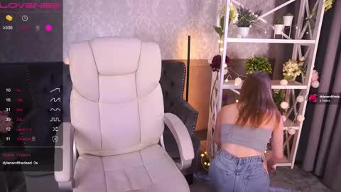 Snapshot of foxyykate chatting on 12-15-24, 10:18 Kate online show from 12-15-24, 10:18