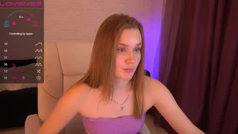 Snapshot of foxyykate chatting on 12-28-24, 10:47 Kate online show from 12-28-24, 10:47