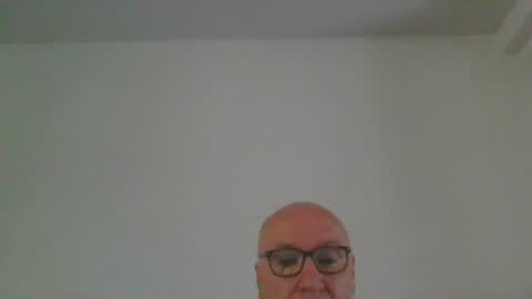 Snapshot of fra94 chatting on 06-15-26, 01:24 fra94 online show from 06-15-26, 01:24