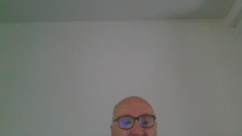 Snapshot of fra94 chatting on 06-16-26, 01:36 fra94 online show from 06-16-26, 01:36